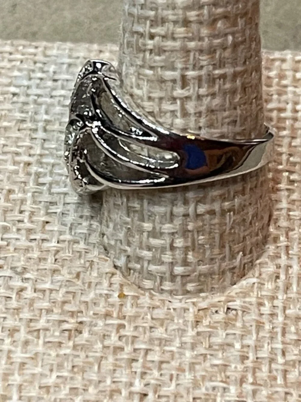 Vintage 80s Silver-Toned Rhinestone Interlocking Ribbon Crossover Ring Size 6.75
